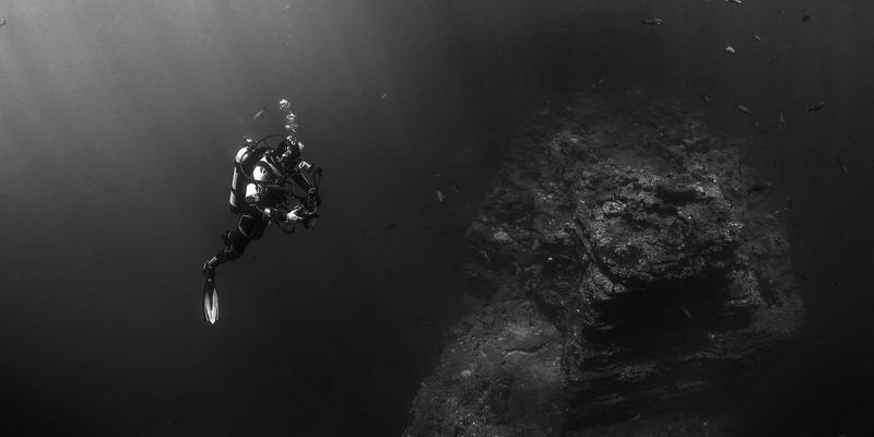 名鞋店14:正品阿迪达斯鞋类首选商城,打造专业运动与潮流风尚